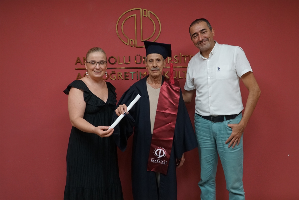 Yusuf Yücel: Emekliliğinde 10 yükseköğretim programı tamamladı