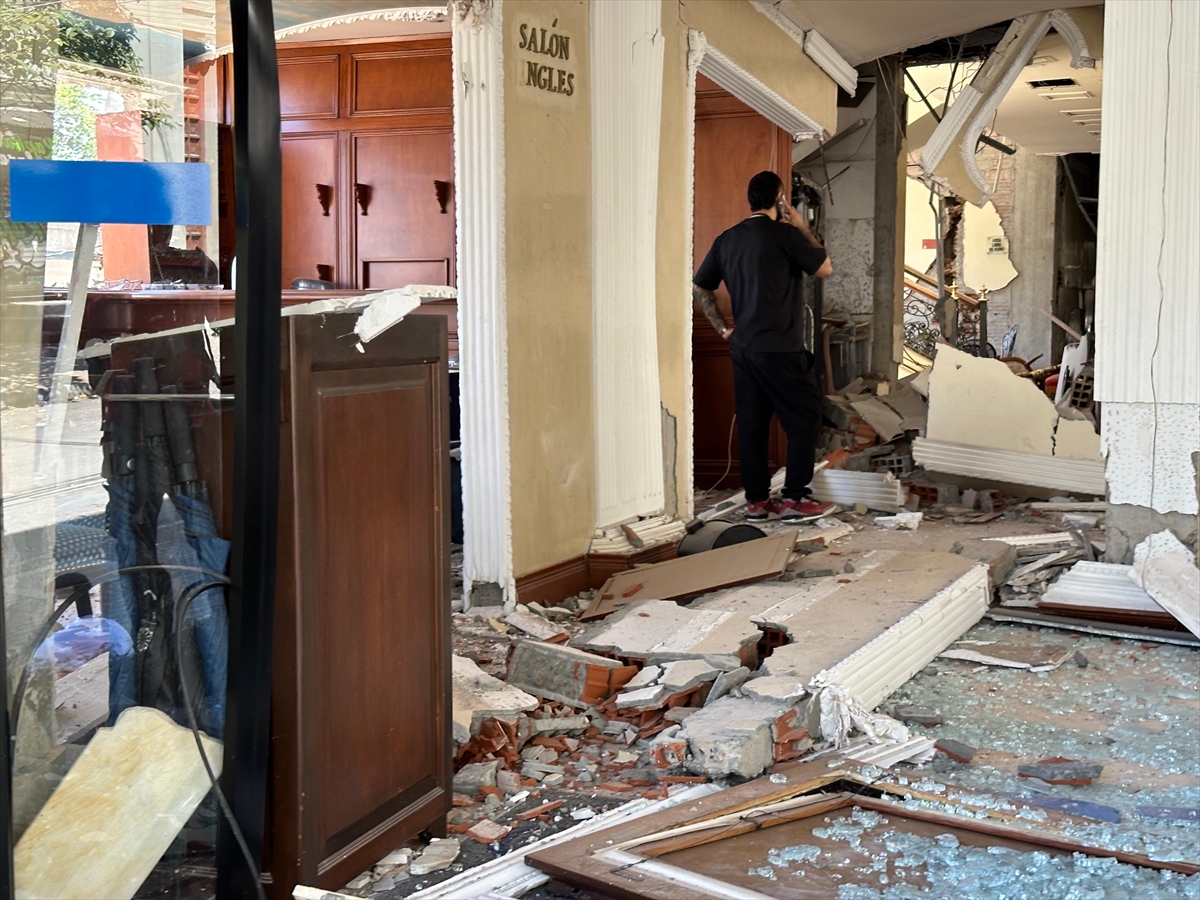 GÜNCELLEME 5 - Kolombiya'daki 7,4 büyüklüğündeki depremde 111 kişi hayatını kaybetti