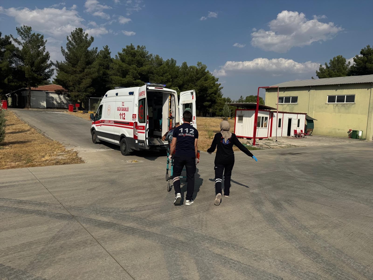 Siirt'te beyin kanaması geçiren hasta hava ambulansıyla kurtarıldı