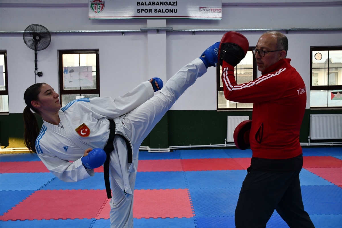 Genç milli karateci Tuğba Çürük'ün hedefi Dünya Şampiyonası'nda altın madalya