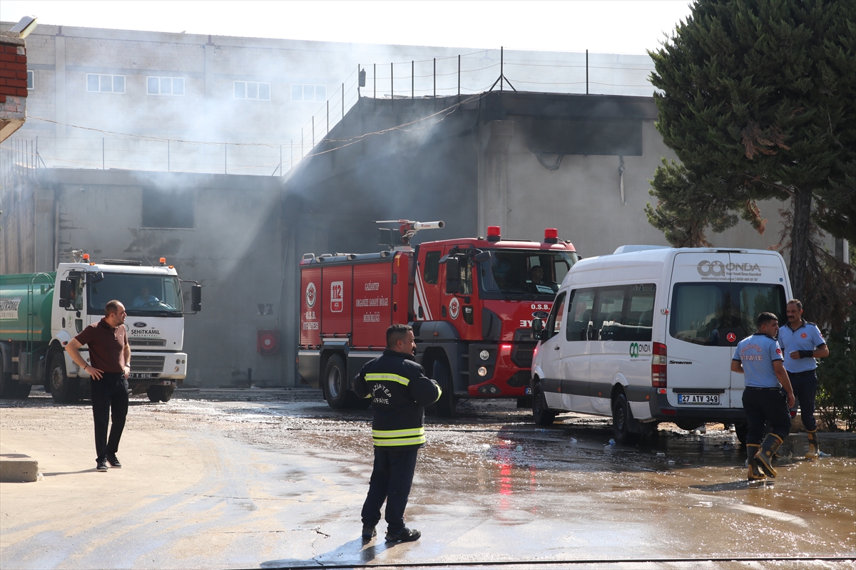 Gaziantep OSB'de tekstil fabrikası yangını: Müdahale sürüyor