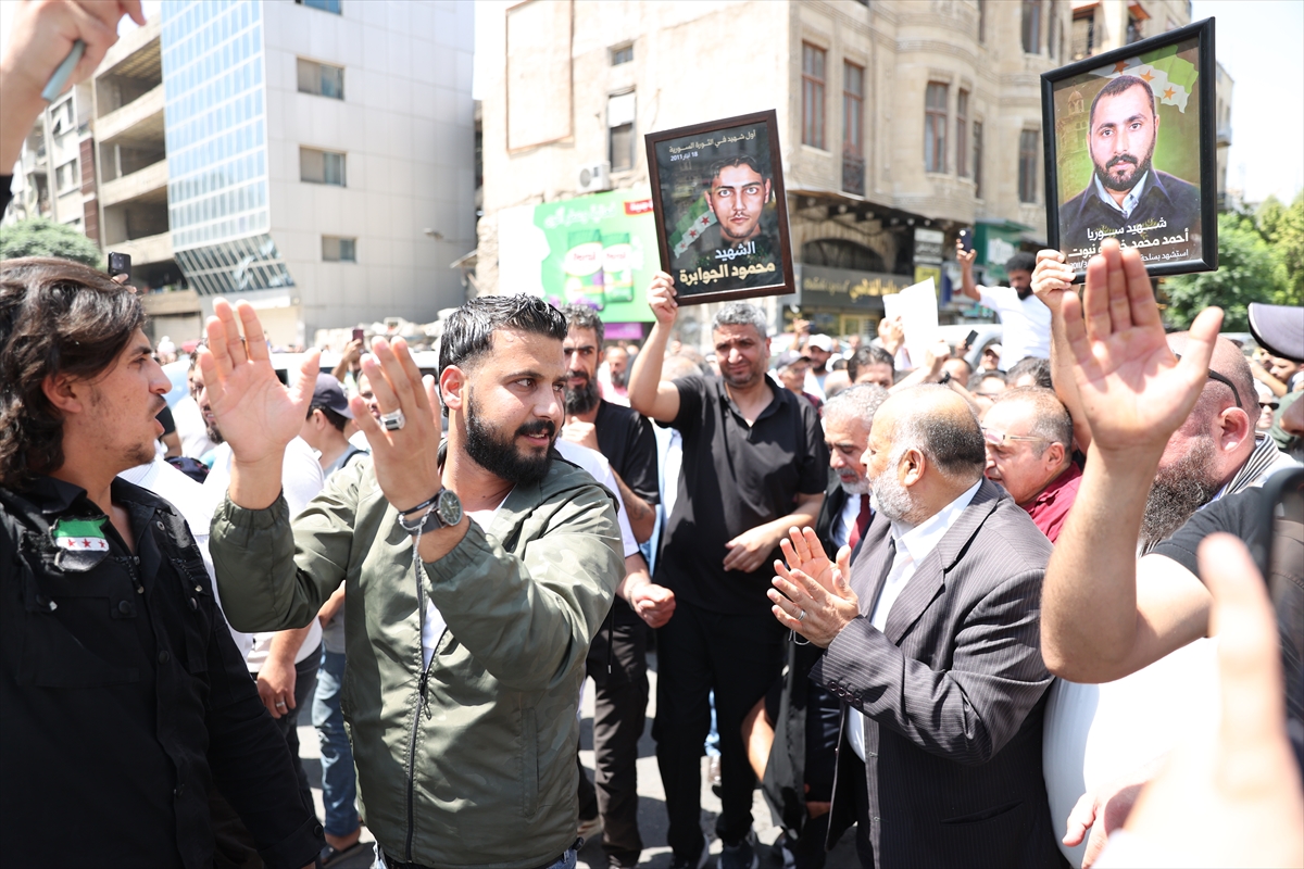 Suriye'de Esed'e idam kararı: Şam'da büyük coşku