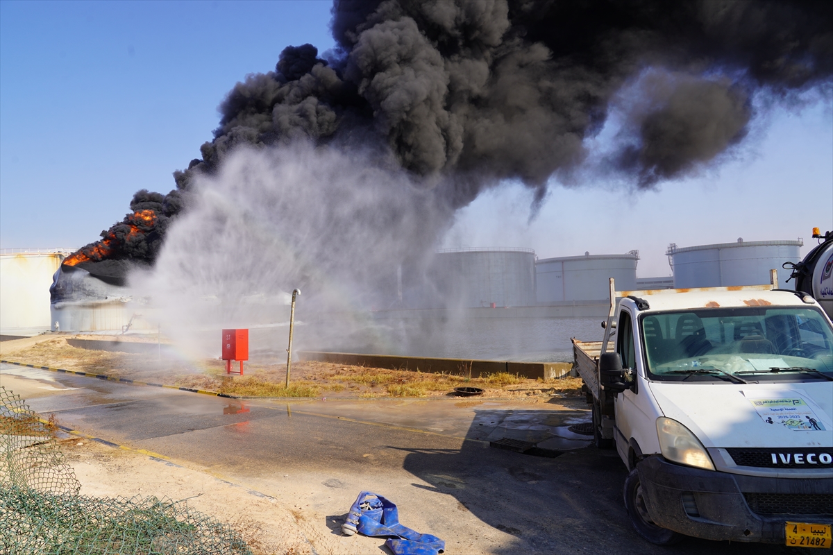 Libya: Zaviye petrol tesisleri kırmızı çizgi, saldırı sürüyor