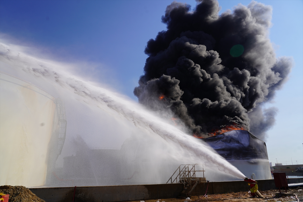 Libya: Zaviye petrol tesisleri kırmızı çizgi, saldırı sürüyor