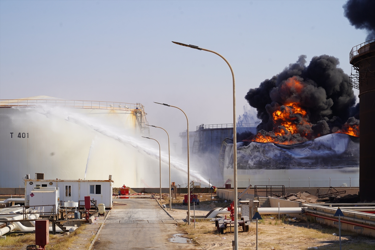 Libya: Zaviye petrol tesisleri kırmızı çizgi, saldırı sürüyor