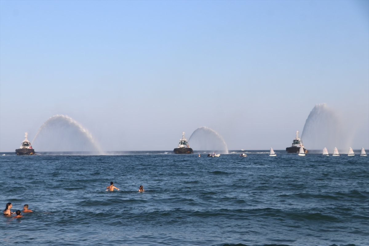 KUMFEST: Yelken, römorkör ve paramotor gösterileri ilgi gördü