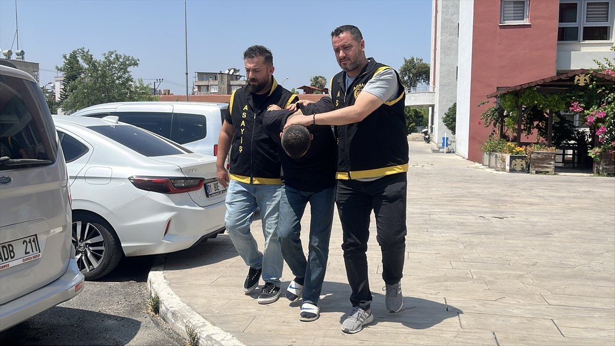 Adana'da evden altın ve para çalan iki zanlı tutuklandı