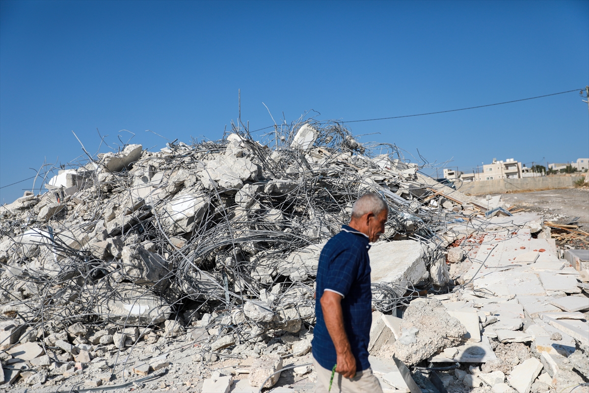 İsrail ordusu Beytüllahim'de Filistinlilere ait üç katlı binayı yıktı