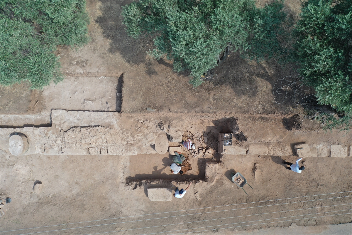 Nysa'da "kente girmeden önce temizlenilen hamam" gün yüzüne çıkıyor