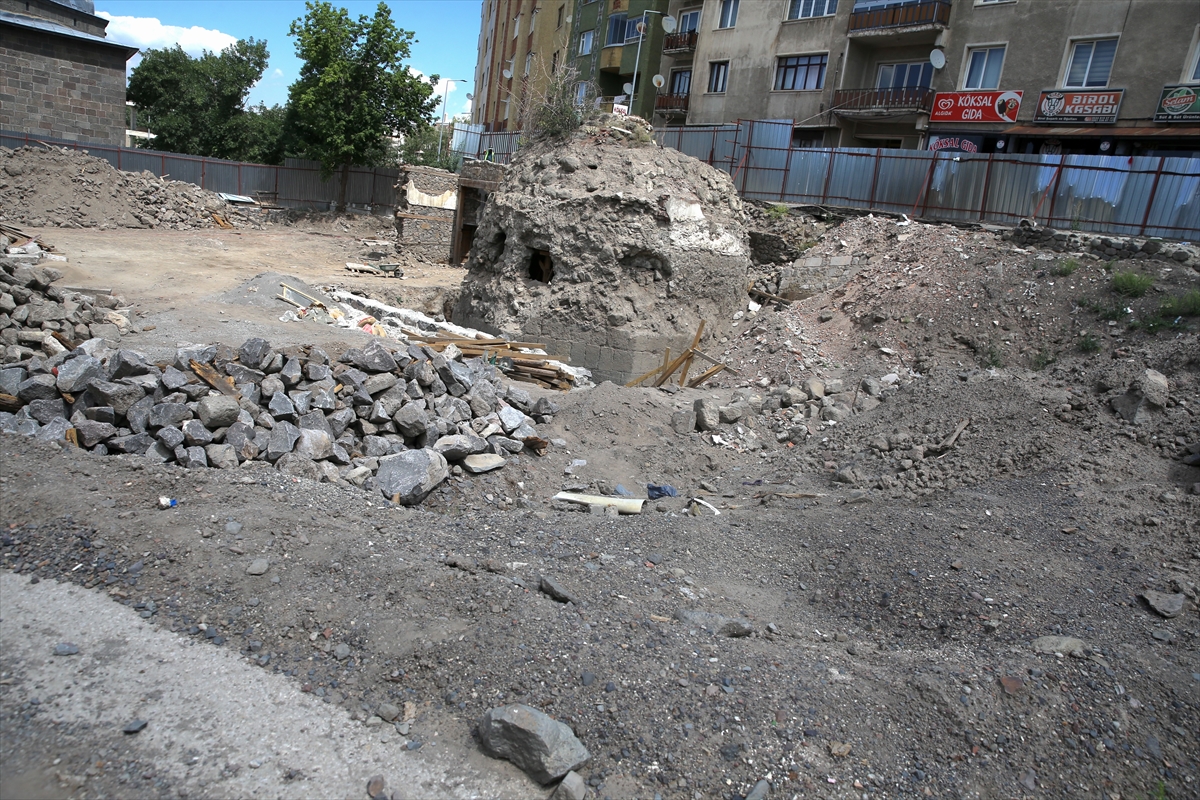 Erzurum'da ahilik teşkilatını kuran Ahi Toman Baba'nın kümbeti gün yüzüne çıkarılıyor