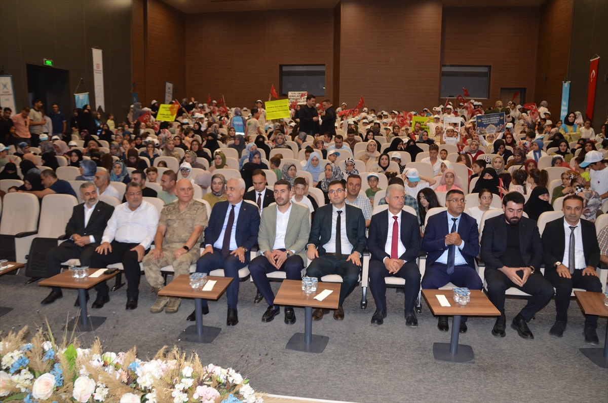 Muş'ta TÜGVA Yaz Okulu kapanışı: 8 bin 200 öğrenci katıldı