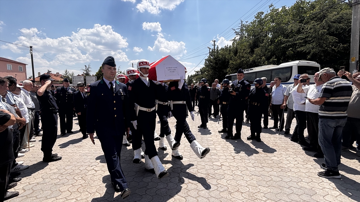 Kütahya'da traktör kazasında ölen Kıbrıs Gazisi defnedildi