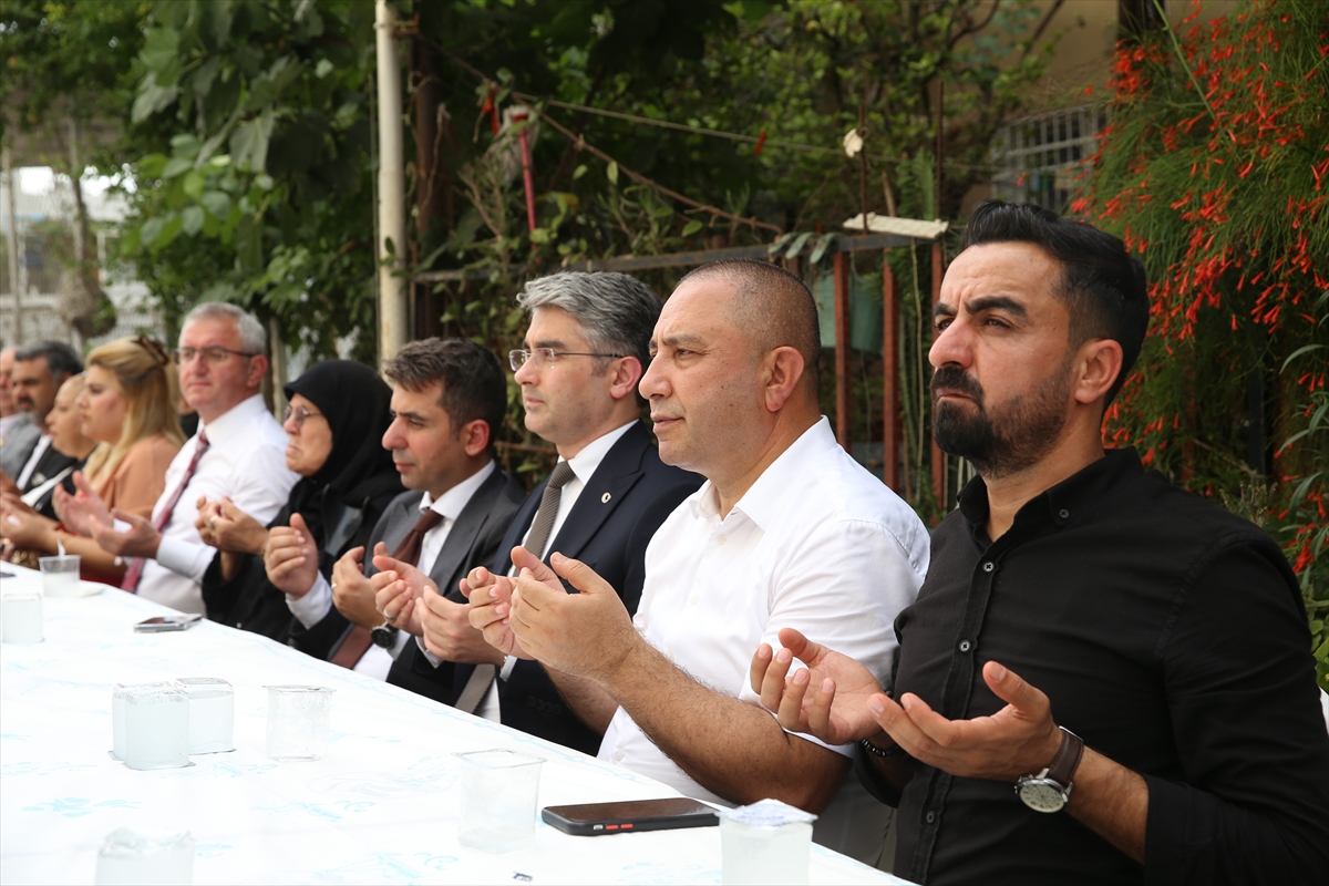 Şehit Ferhat Gedik: Hatay'daki kabri başında anıldı