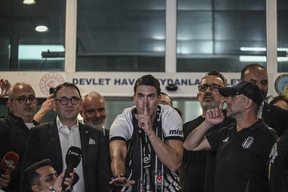 Beşiktaş, Dusan Vlahovic'i İstanbul'a getirdi