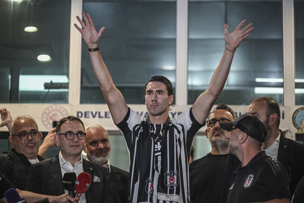Beşiktaş, Dusan Vlahovic'i İstanbul'a getirdi