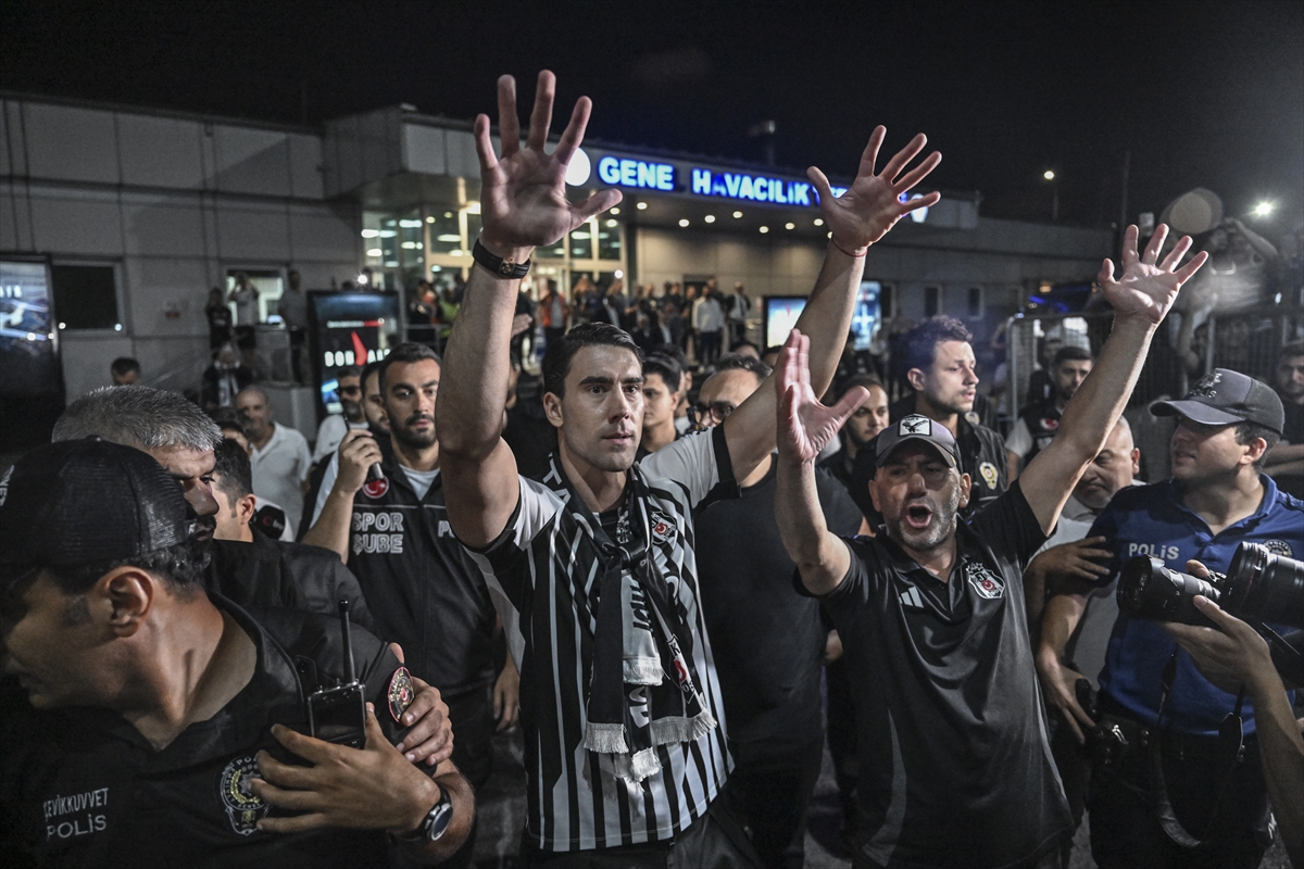 Beşiktaş, Dusan Vlahovic'i İstanbul'a getirdi