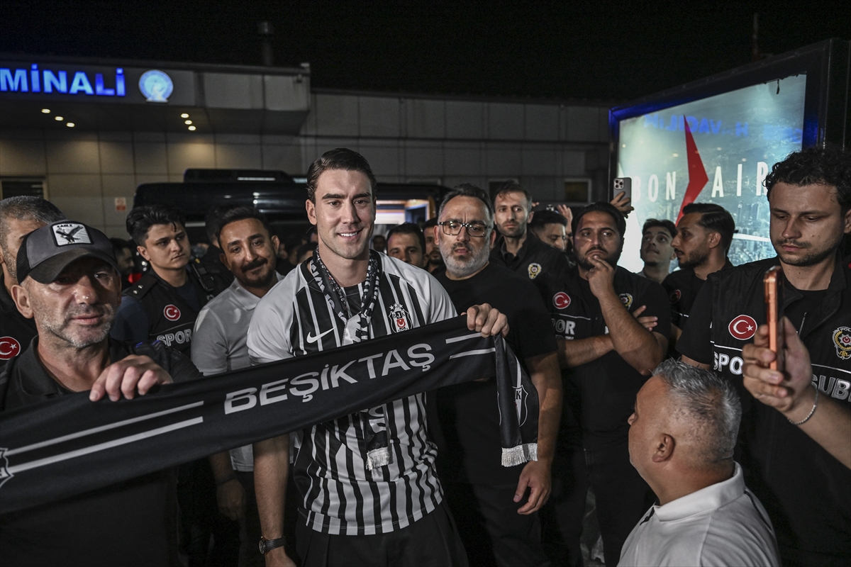 Beşiktaş, Dusan Vlahovic'i İstanbul'a getirdi