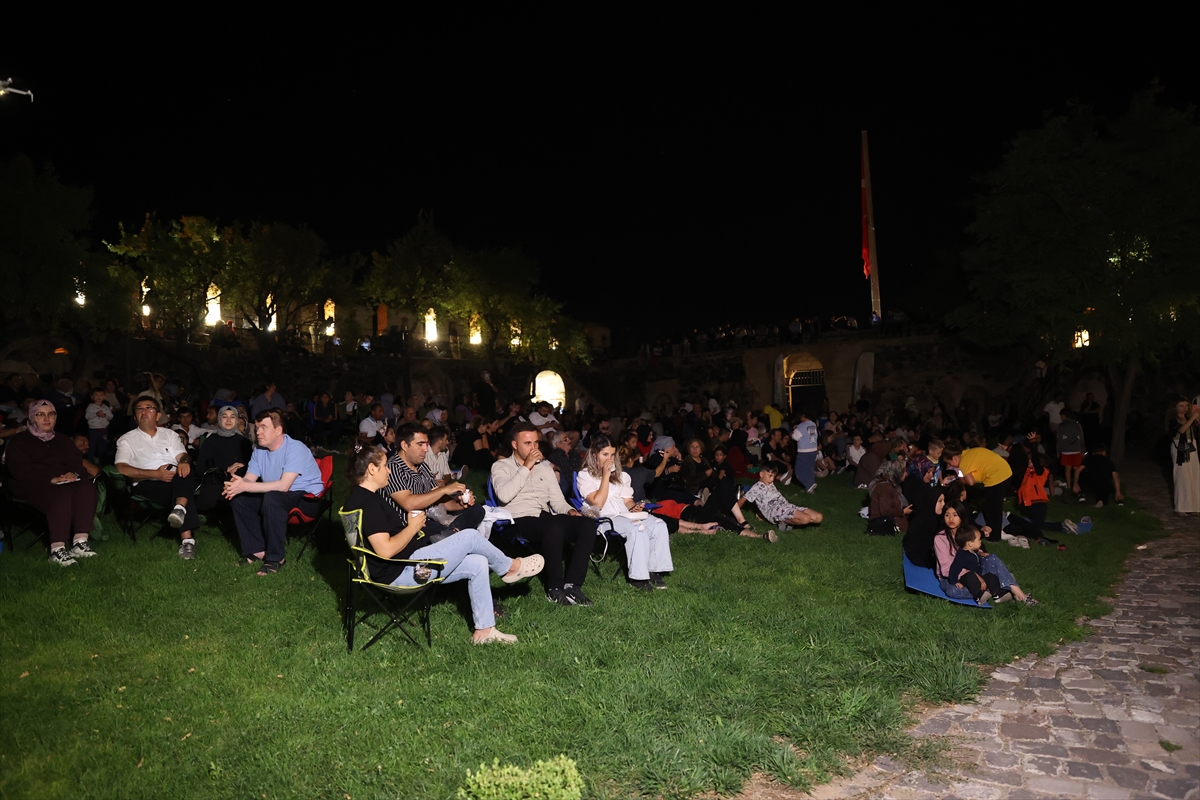 Nevşehir'de gökyüzü meraklıları Perseid meteor yağmurunu gözlemledi