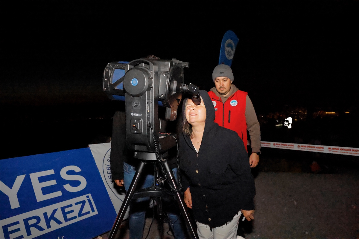Erciyes'te Perseid meteor yağmuru: Gökyüzü tutkunları izledi