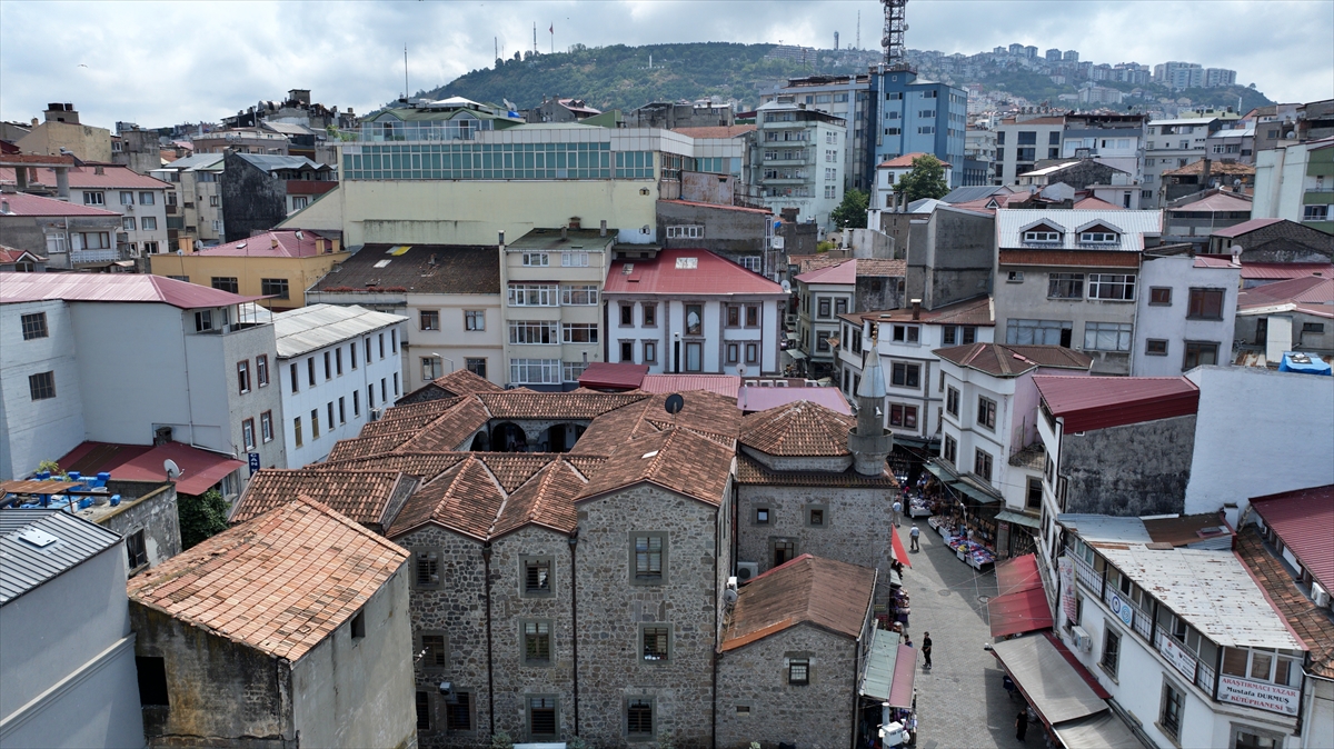 Tarihi Kemeraltı Çarşısı, Trabzon'un ticaret geleneğini yaşatıyor