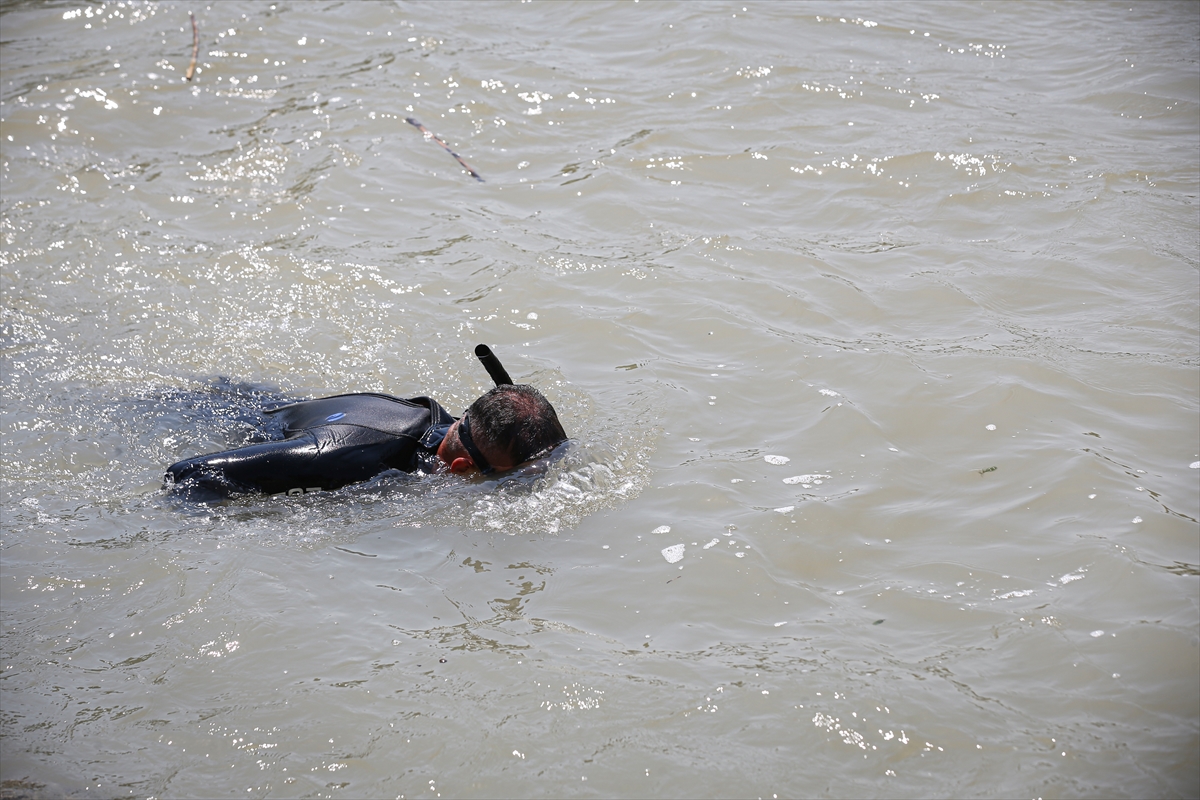 GÜNCELLEME - Adana'da Ceyhan Nehri'nde kaybolan 2 çocuktan 1'inin cesedine ulaşıldı