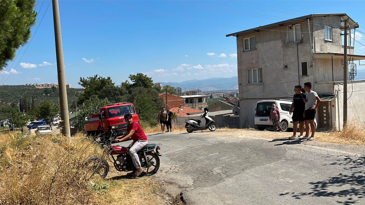 Balıkesir Edremit'te orman yangını: Ekipler müdahale ediyor
