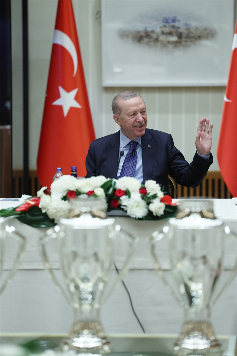 Cumhurbaşkanı Erdoğan, Süper Lig'e yükselen takımları kabul etti: