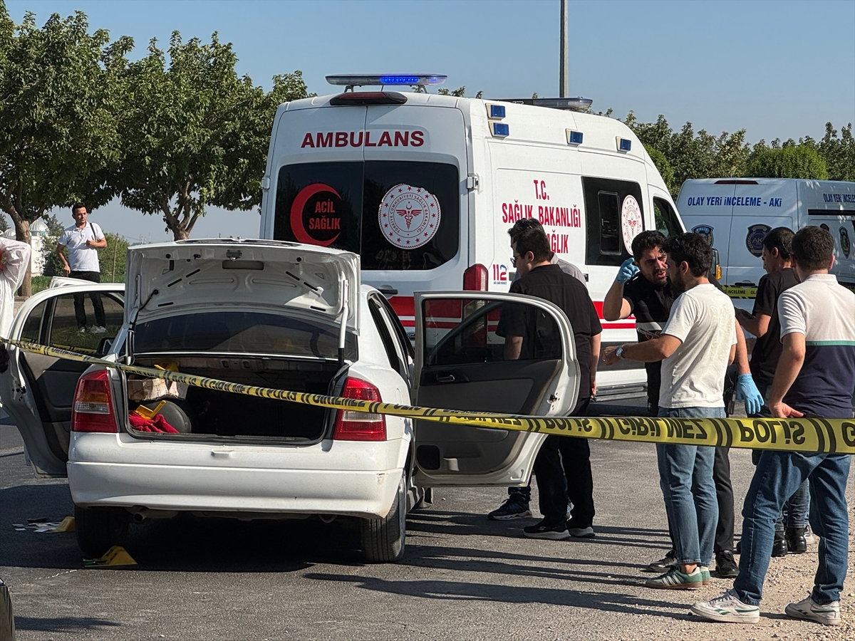 Şanlıurfa'da otomobile silahlı saldırıda 1 kişi öldü, 1 kişi yaralandı