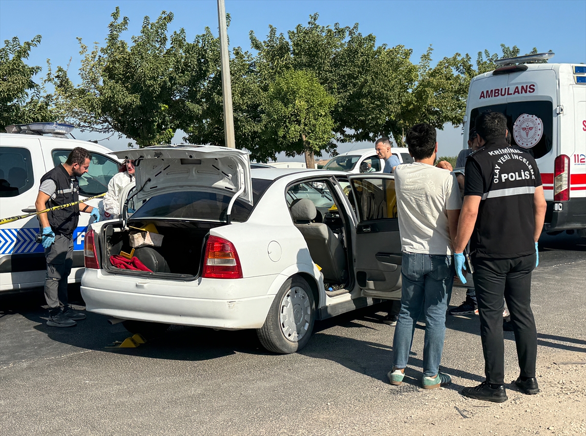 Şanlıurfa'da otomobile silahlı saldırıda 1 kişi öldü, 1 kişi yaralandı