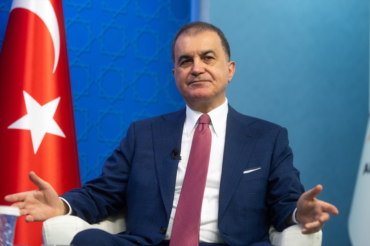 Ömer Çelik: AK Parti toplumsal merkezin taleplerini temsil etti