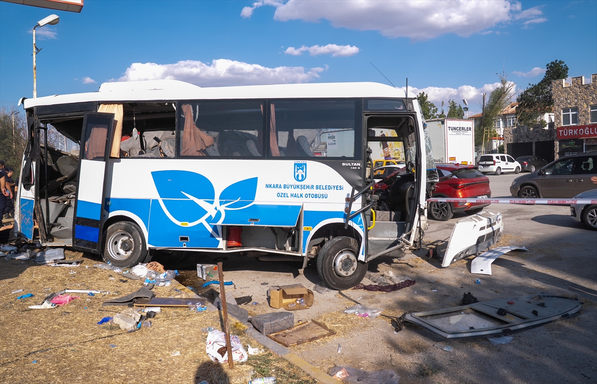 Ankara'da kaza: Halk otobüsü ve kamyon çarpıştı, 2 ölü, 25 yaralı