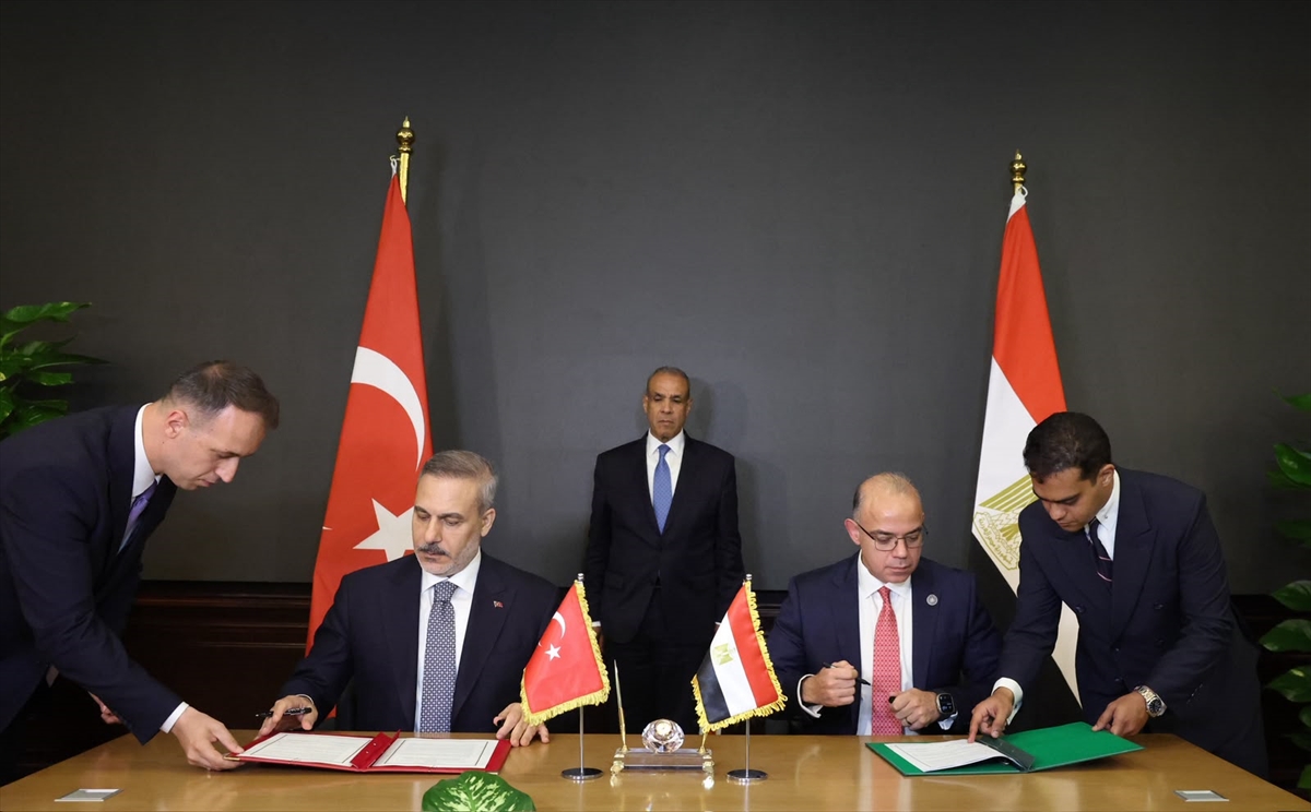 Mısır Bakan Abdulati: İsrail Gazze'deki yükümlülüklerini yerine getirmeli
