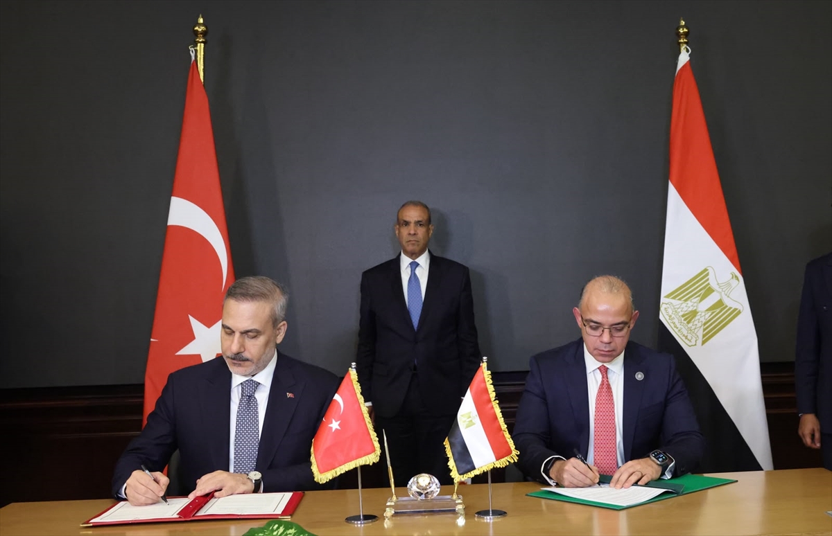 Mısır Bakan Abdulati: İsrail Gazze'deki yükümlülüklerini yerine getirmeli