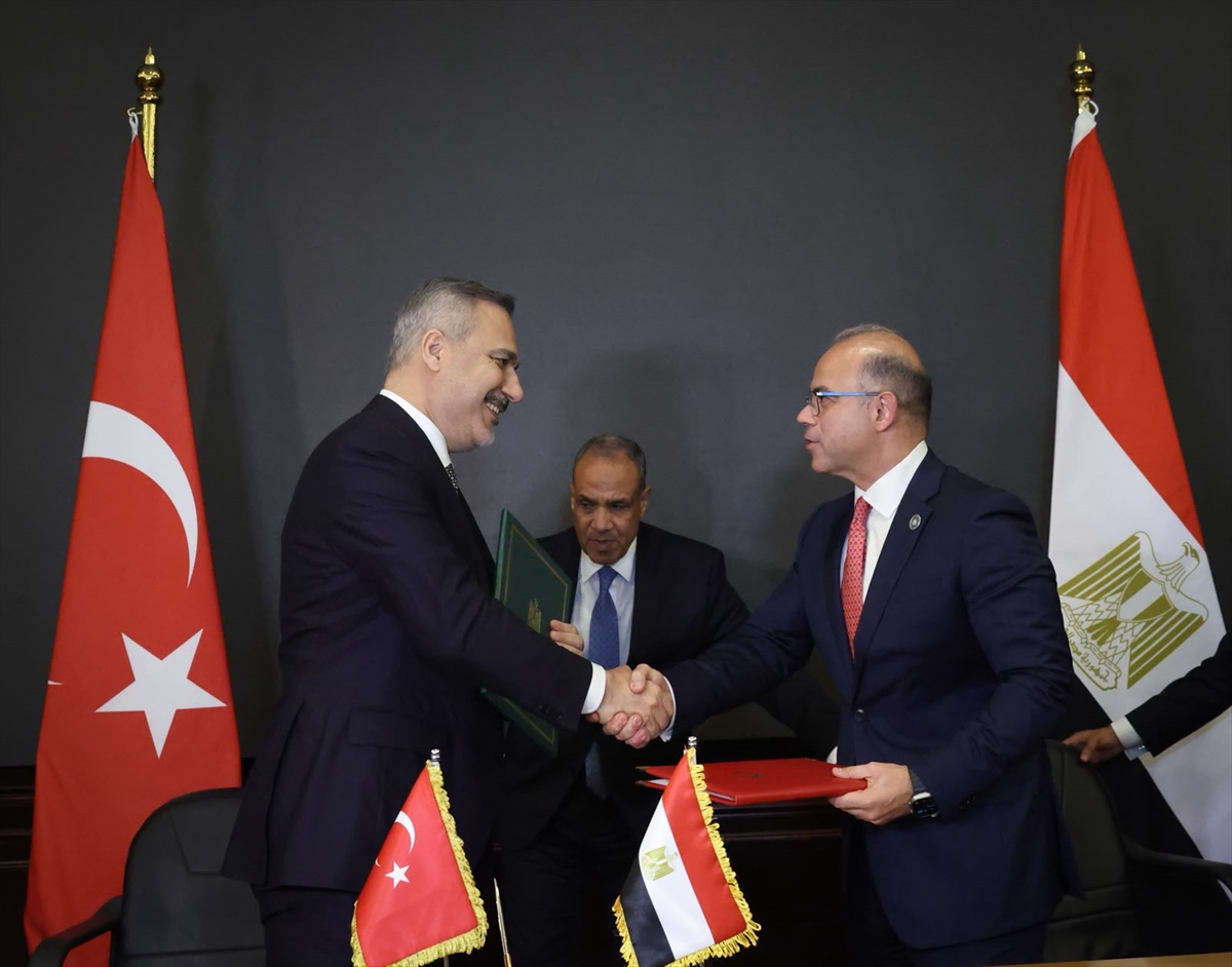 Mısır Bakan Abdulati: İsrail Gazze'deki yükümlülüklerini yerine getirmeli