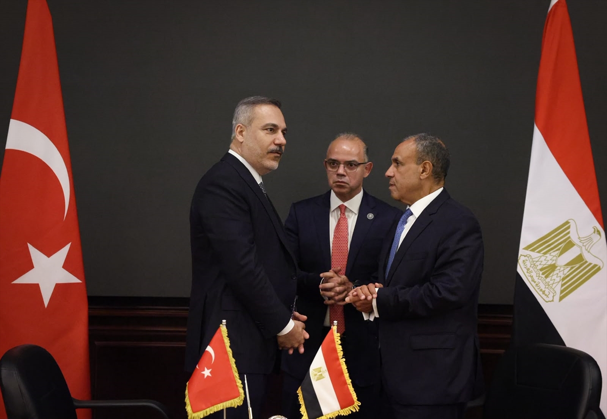 Mısır Bakan Abdulati: İsrail Gazze'deki yükümlülüklerini yerine getirmeli
