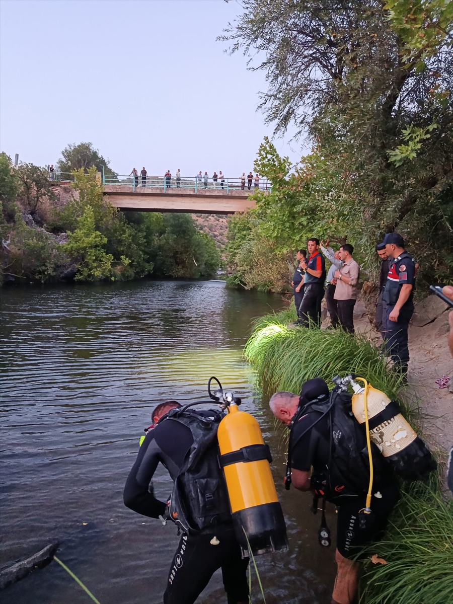 Manisa'da serinlemek amacıyla dereye giren çocuk boğuldu