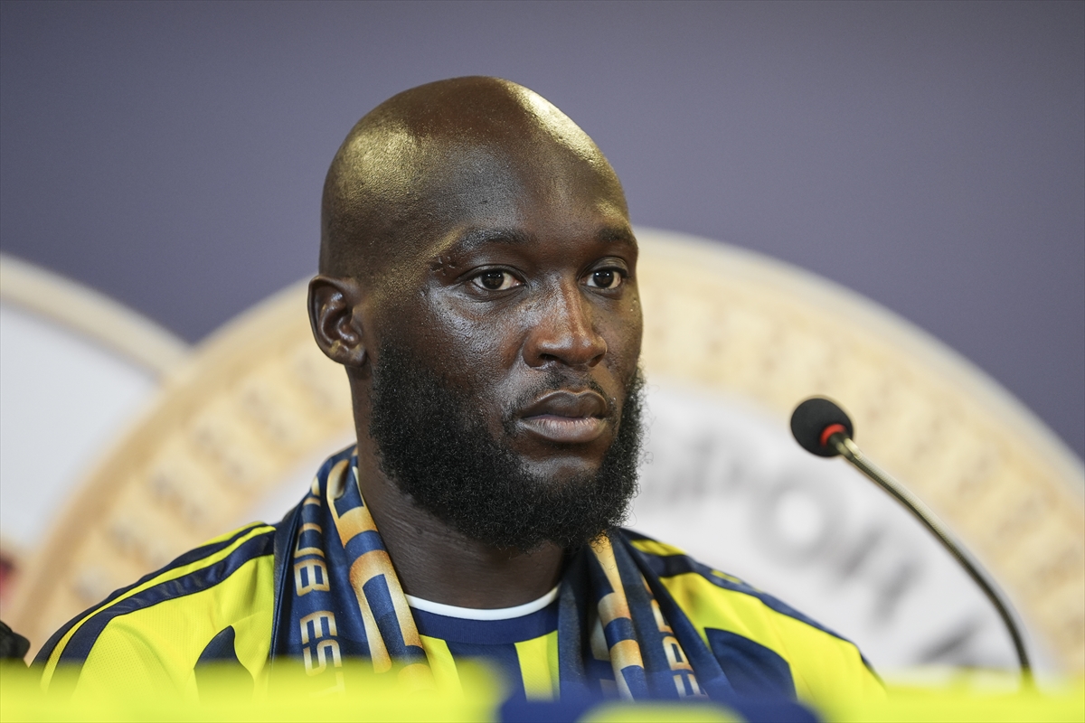 Fenerbahçe'de Romelu Lukaku için imza töreni düzenlendi