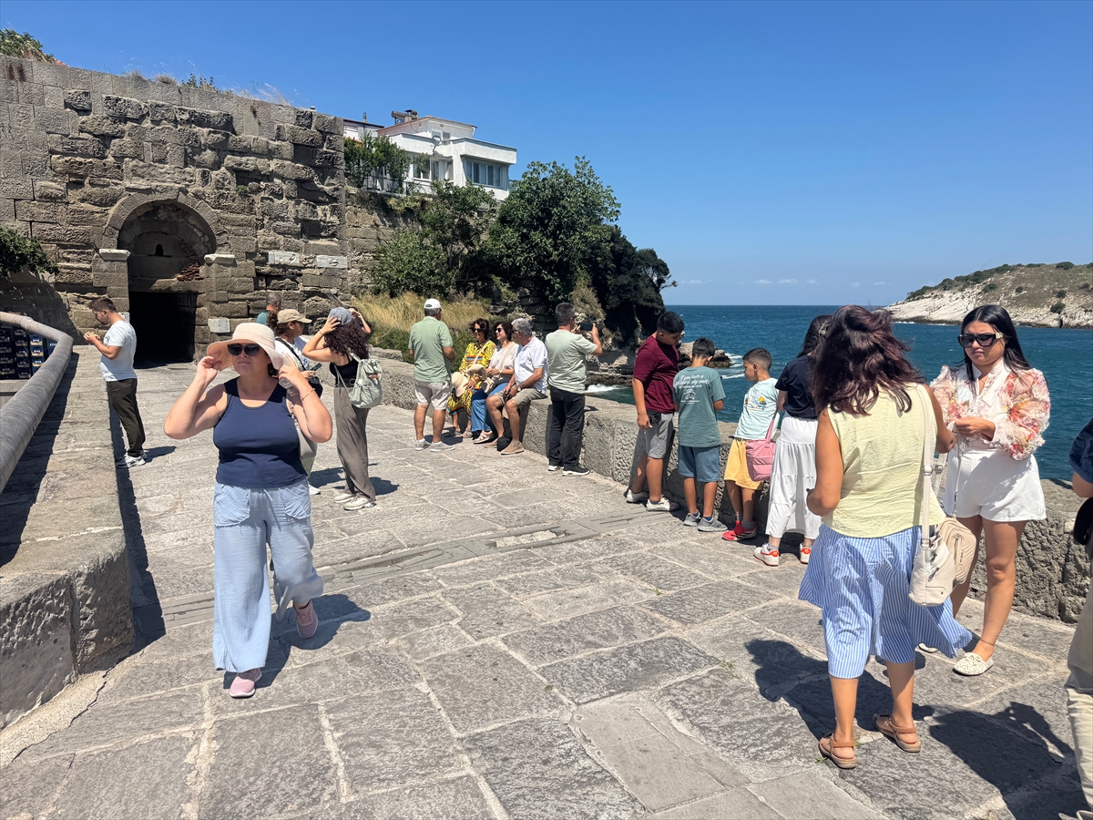 Amasra Plajları Yoğunluk Oluşturdu: Tatilciler Akın Etti