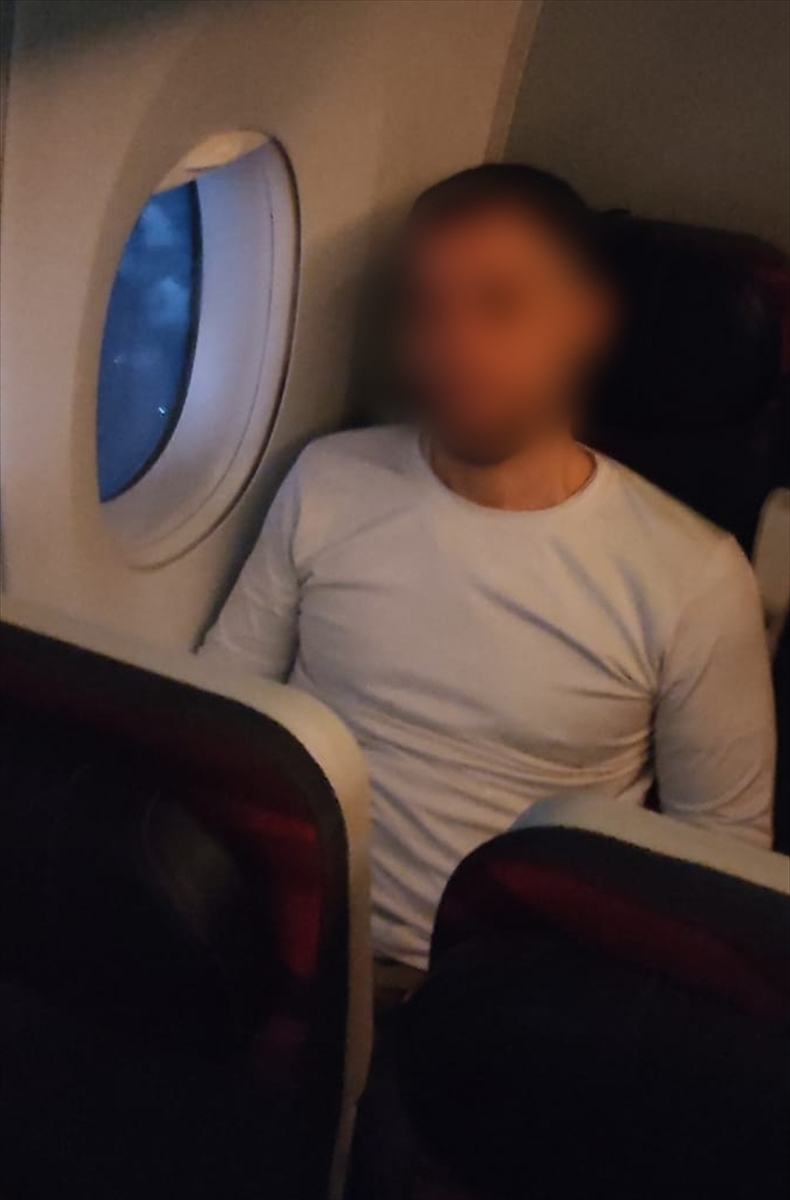 GÜNCELLEME - Türkiye'ye iade edilen organize suç örgütü elebaşı Serkan Kurtuluş tutuklandı