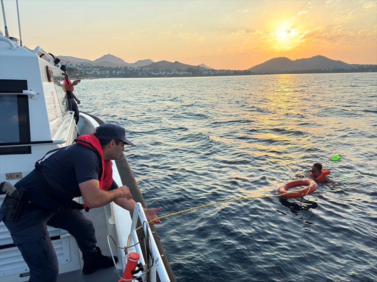 Bodrum açıklarında düzensiz göçmen yakalandı: Yunanistan'a yüzüyordu