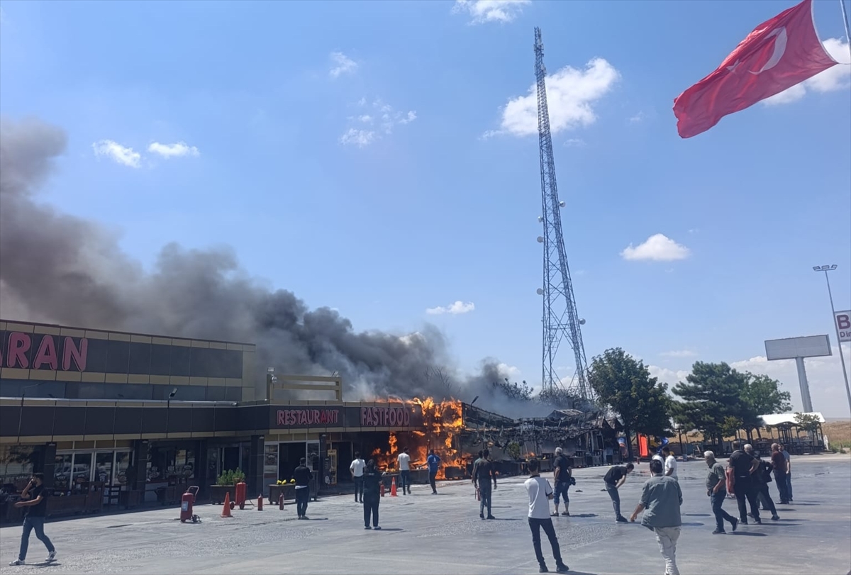 Konya'da dinlenme tesisinde çıkan yangın söndürüldü