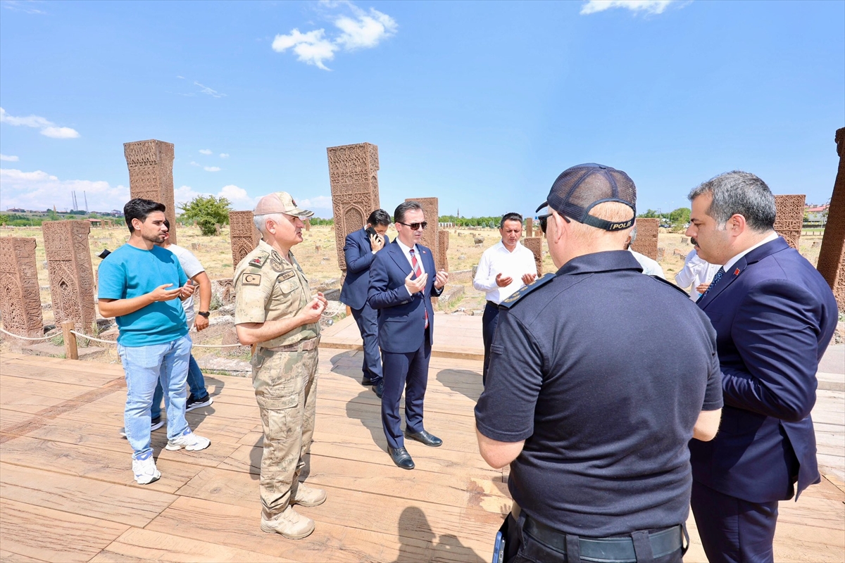 Vali Karakaya: Ahlat'ta Malazgirt Zaferi hazırlıkları sürüyor
