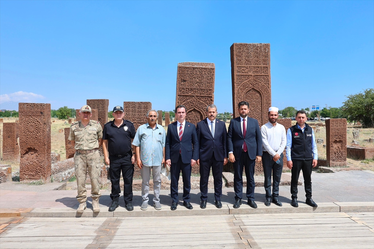 Vali Karakaya: Ahlat'ta Malazgirt Zaferi hazırlıkları sürüyor