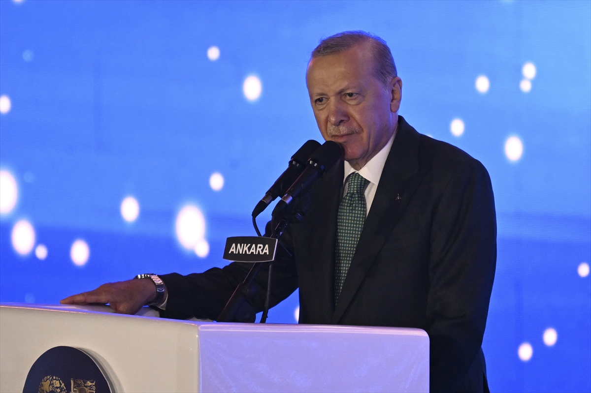 Cumhurbaşkanı Erdoğan: "Tayyip Erdoğan olarak, siyasette 50 yılı geride bıraktım. Allah ömür ve sağlık verirse, daha nice yıllar Türkiye'ye hizmet mücadelesi içinde olacağım"