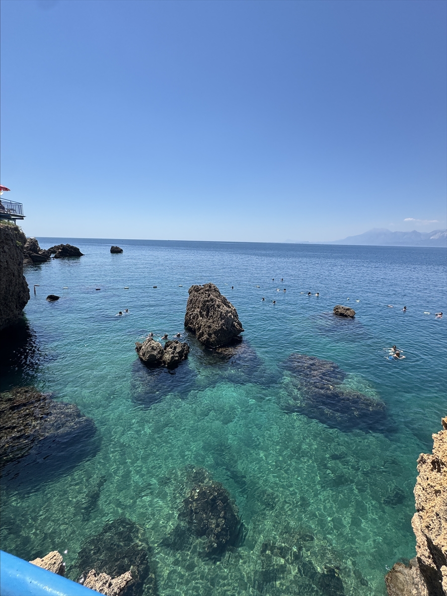 Antalya Falez Plajları: Mavi Bayraklı Koylar Akdeniz'le Buluşuyor