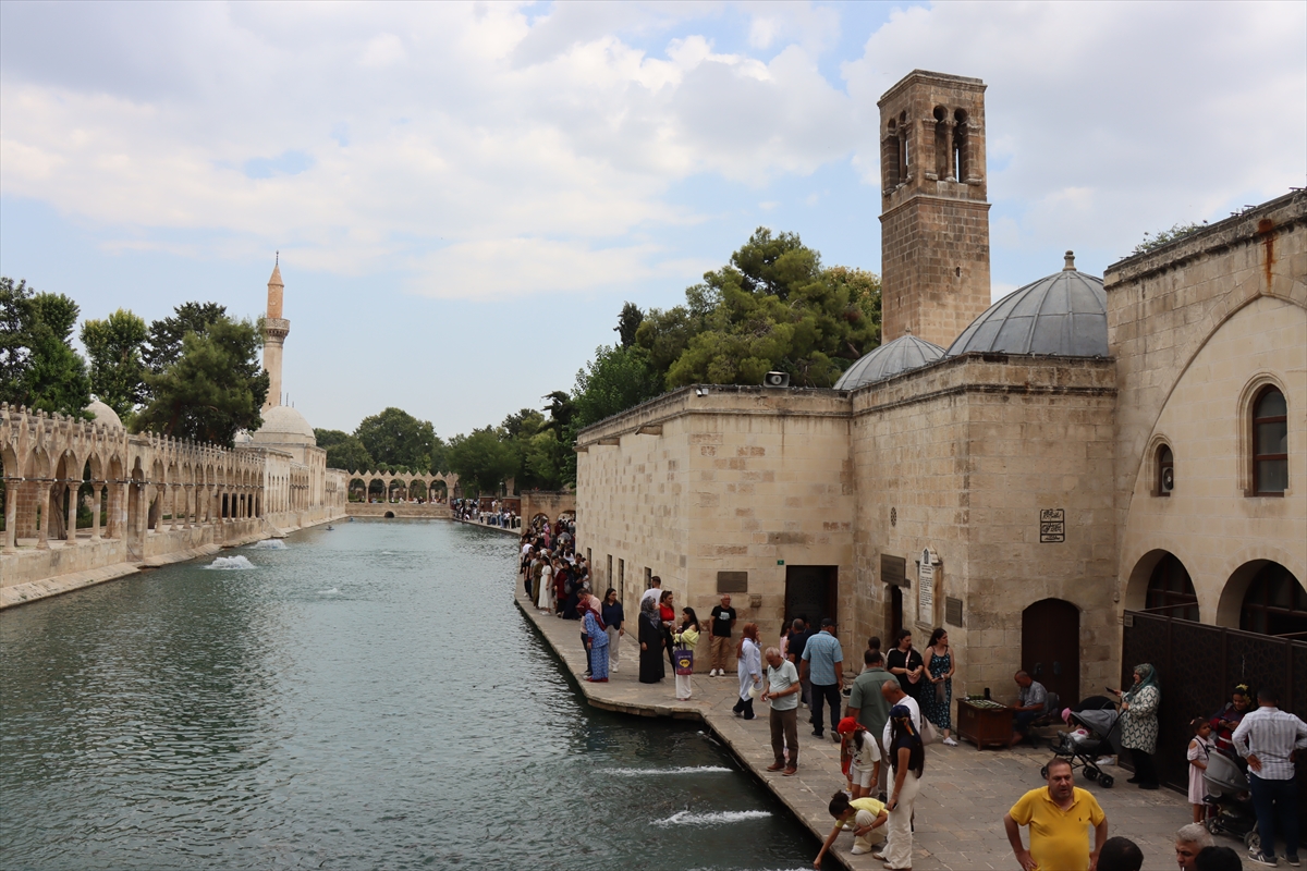 Şanlıurfa Balıklıgöl: Hafta sonu turist akını yaşandı