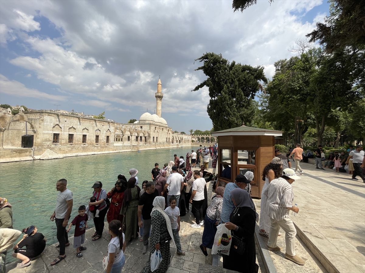 Şanlıurfa Balıklıgöl: Hafta sonu turist akını yaşandı