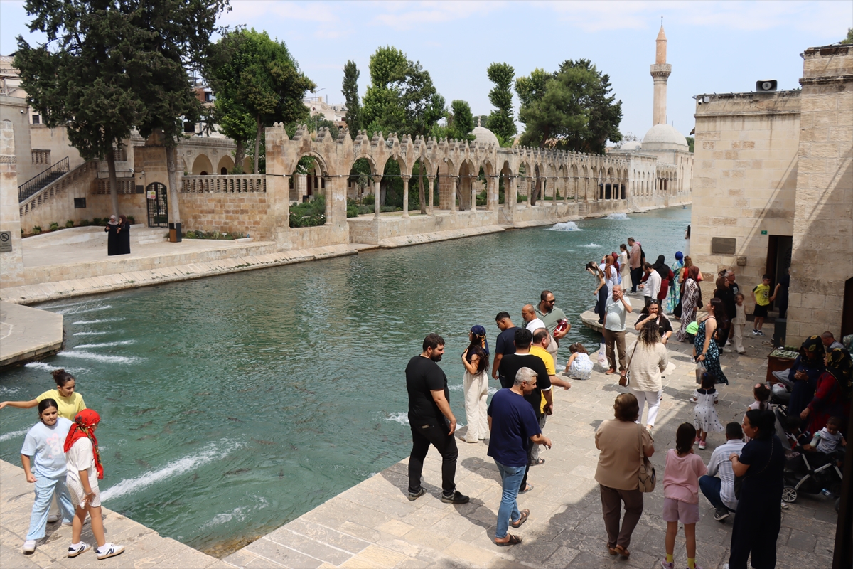 Şanlıurfa Balıklıgöl: Hafta sonu turist akını yaşandı