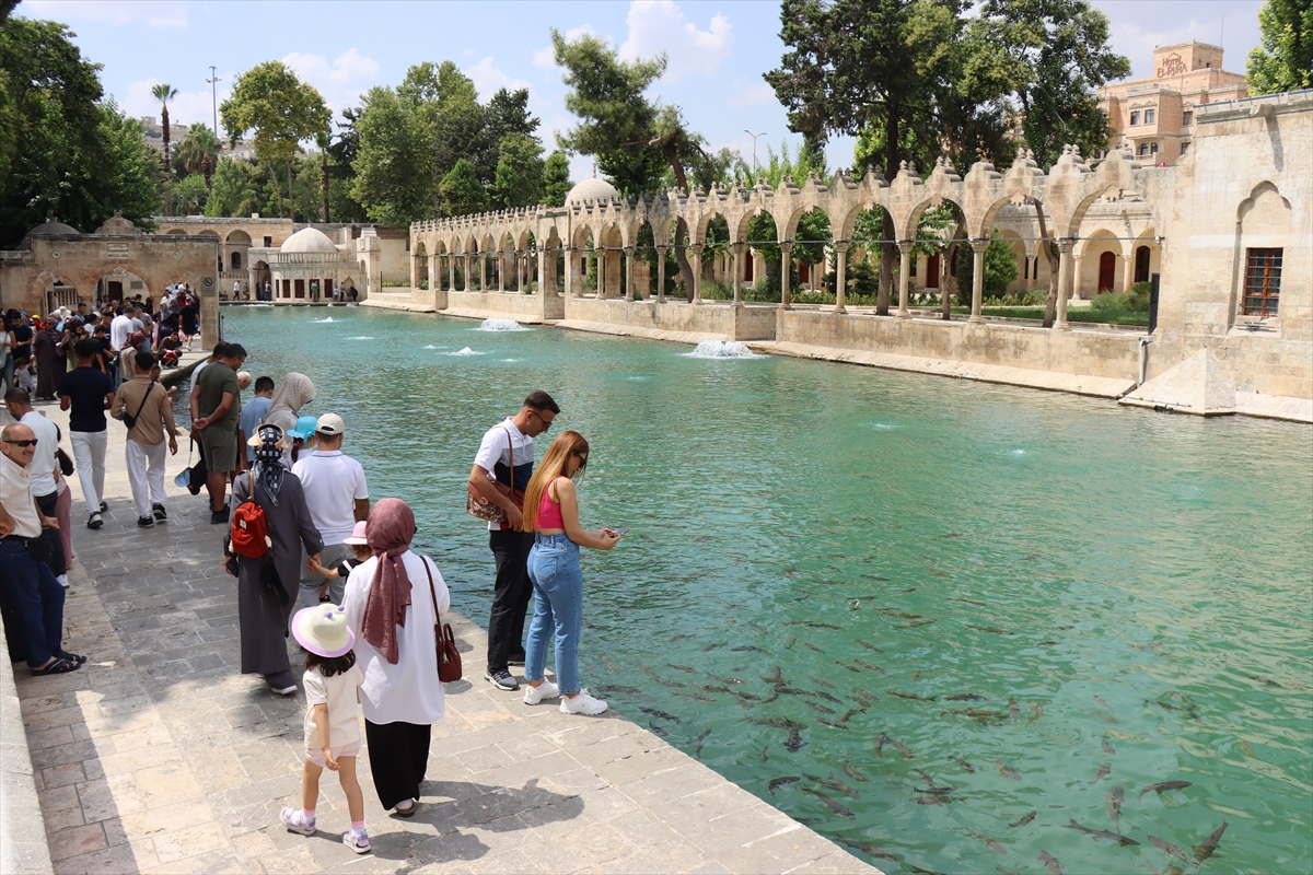 Şanlıurfa Balıklıgöl: Hafta sonu turist akını yaşandı