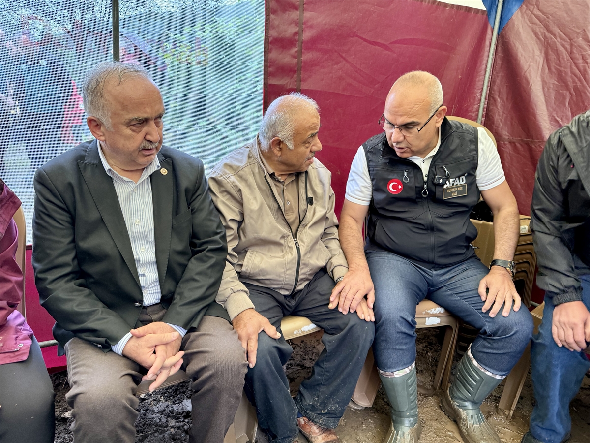 Giresun Valisi Koç: Selde kaybolanlara ulaşmak için çabalıyoruz